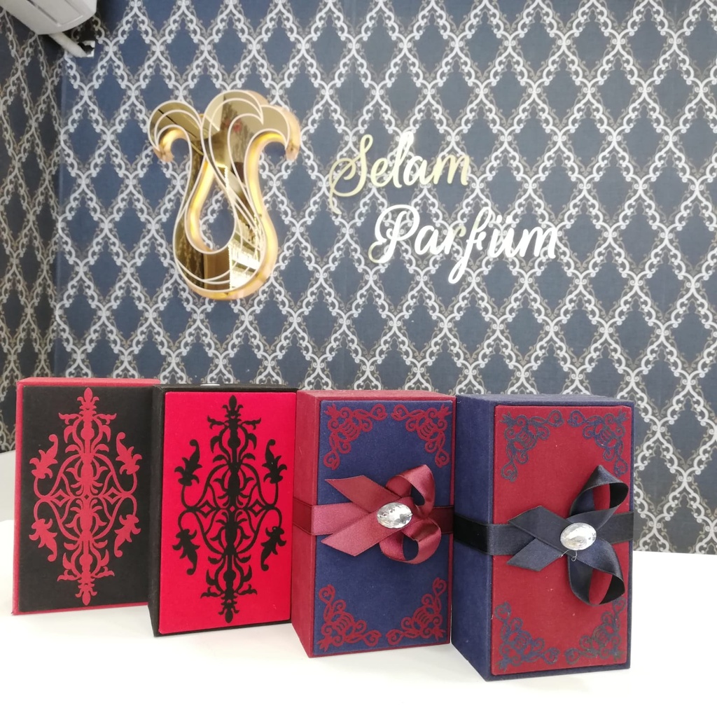 علبة مخمل مزخرفة