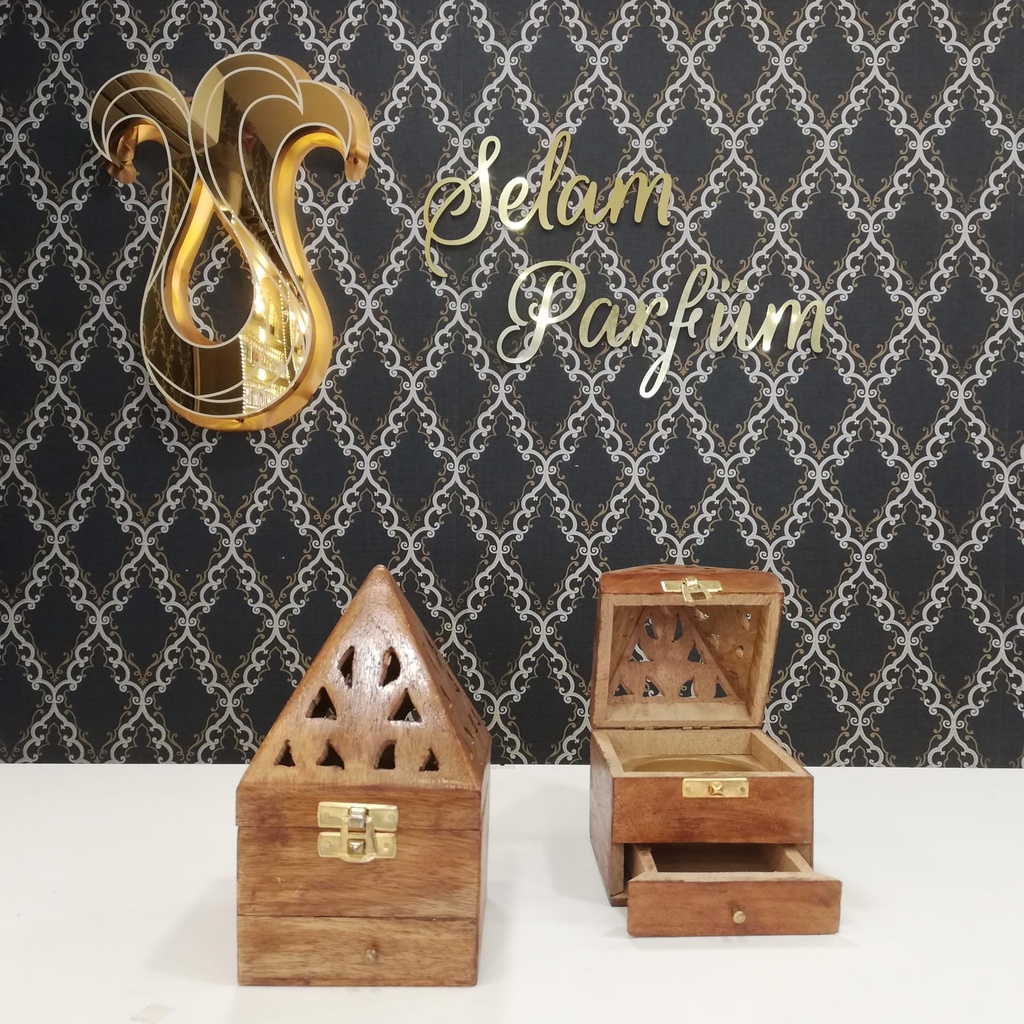 كوخ خشب كبير نقشة كبيرة