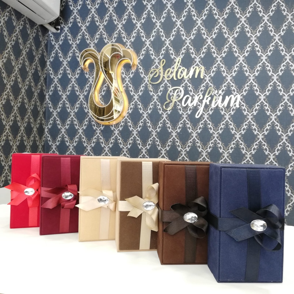 علبة مخمل شريطة